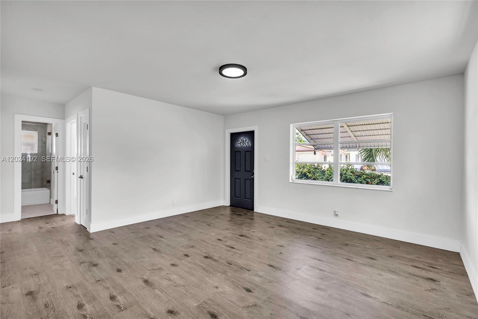 8521 NW 57th Ct