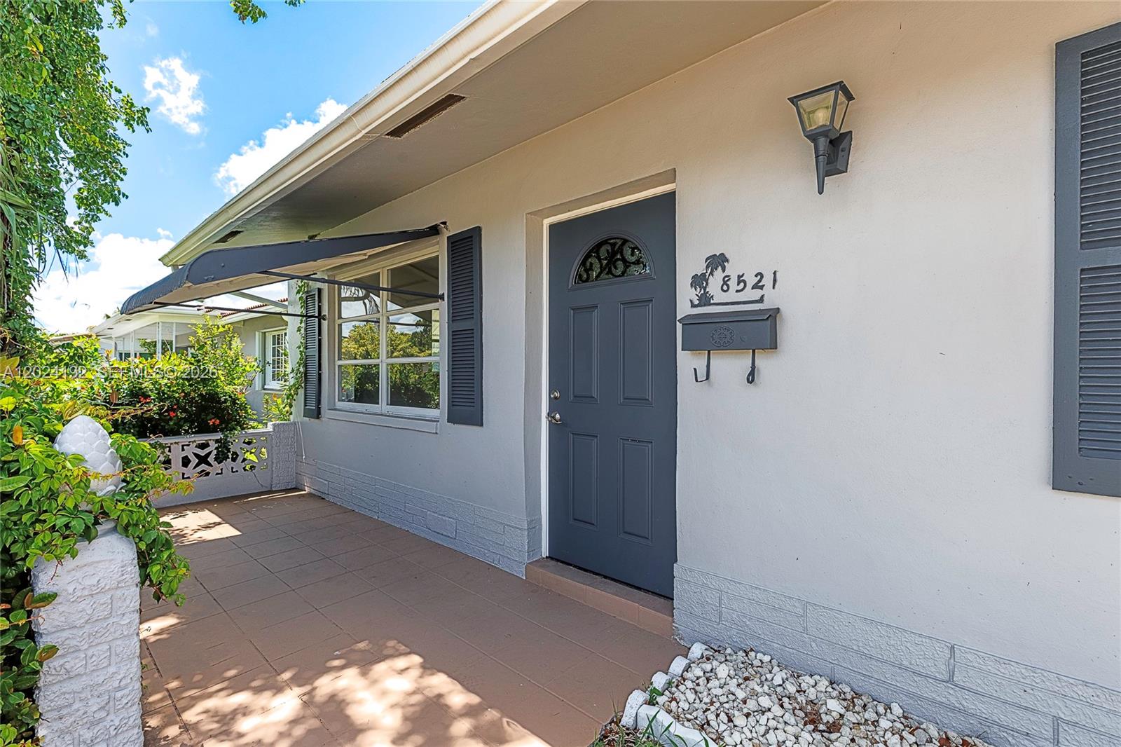 8521 NW 57th Ct