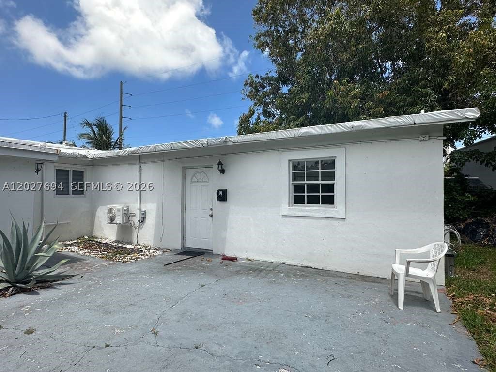 685 SW 7th Terr