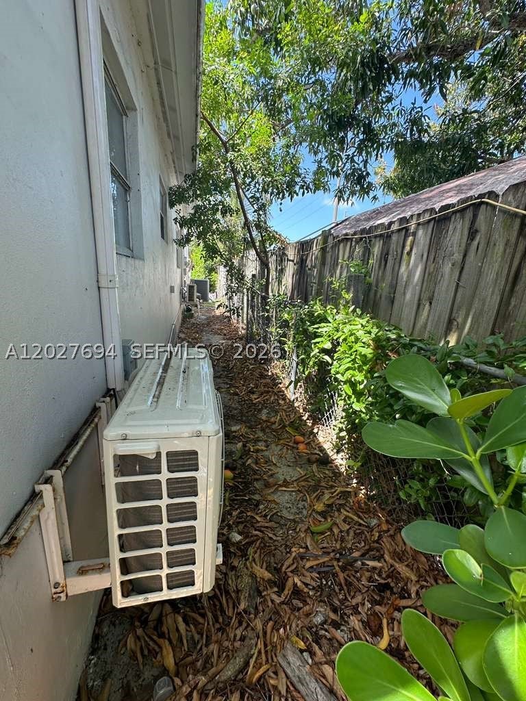 685 SW 7th Terr