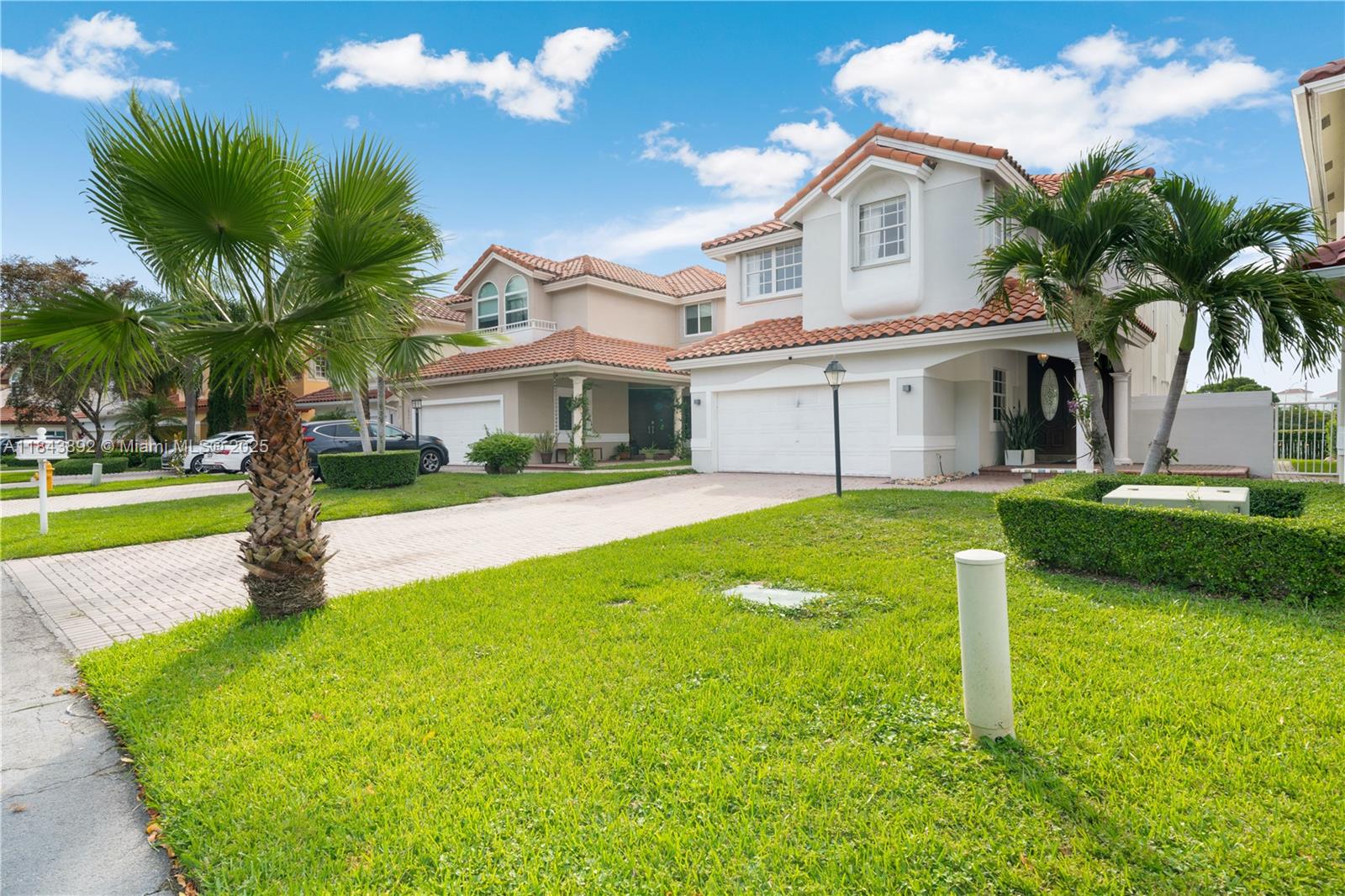 10323 NW 56th Ter
