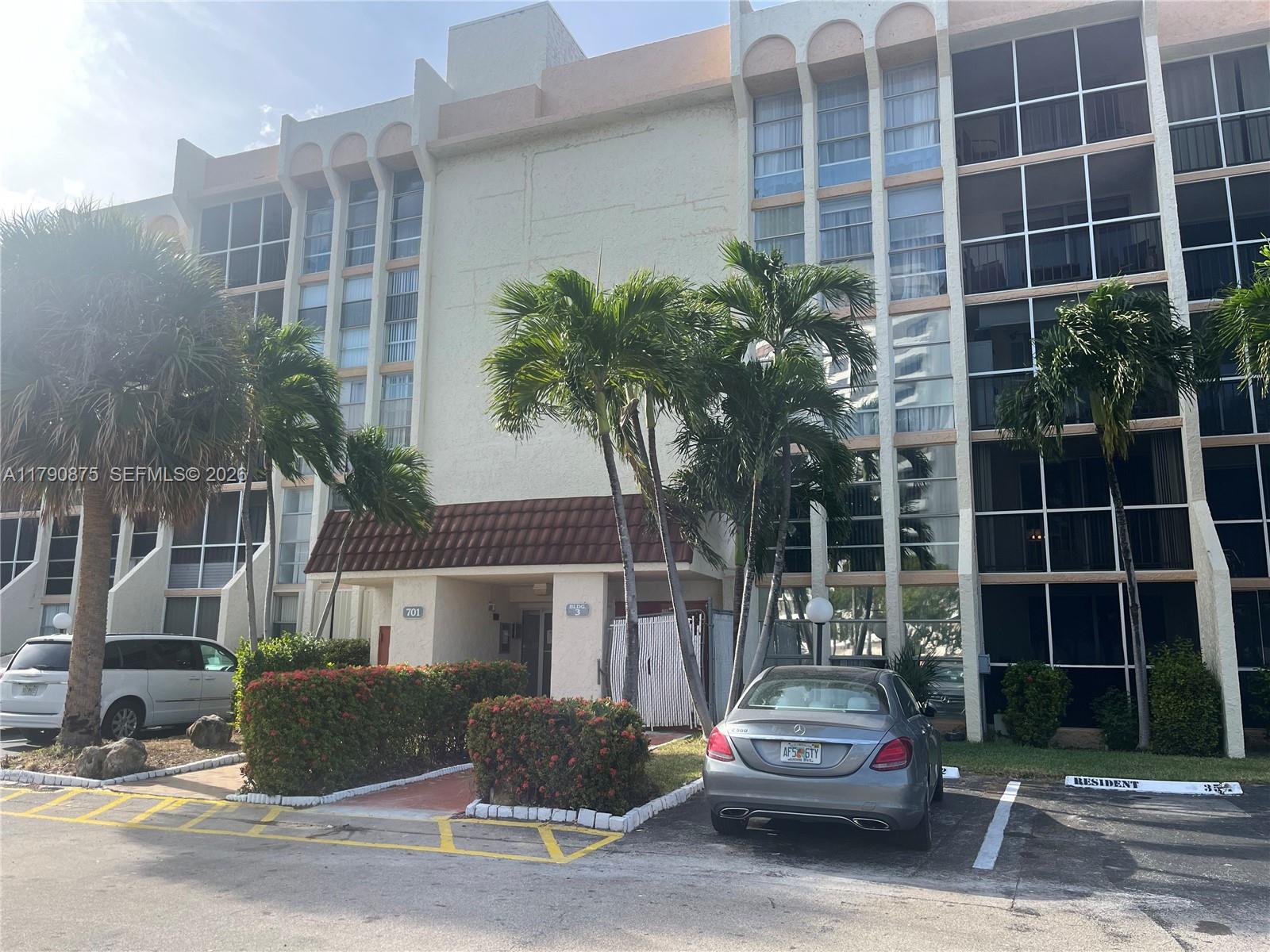 701 Three Islands Blvd 409