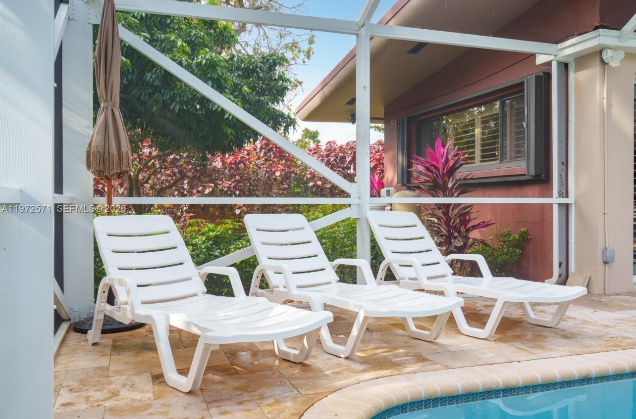 HOLLYWOOD HILLS - Residential