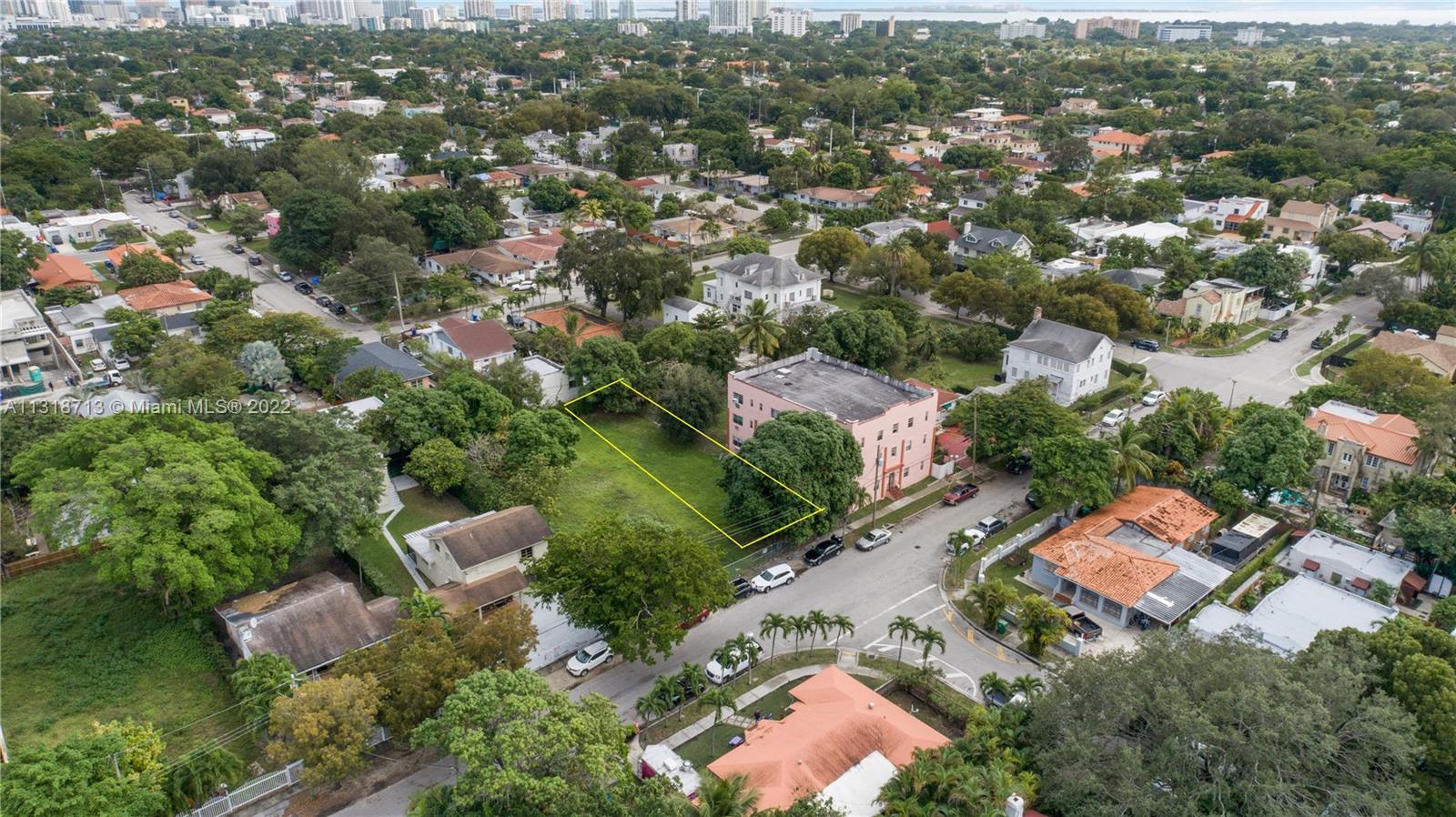 Photo 5 of 17 of 1001 SW 15th Ave land