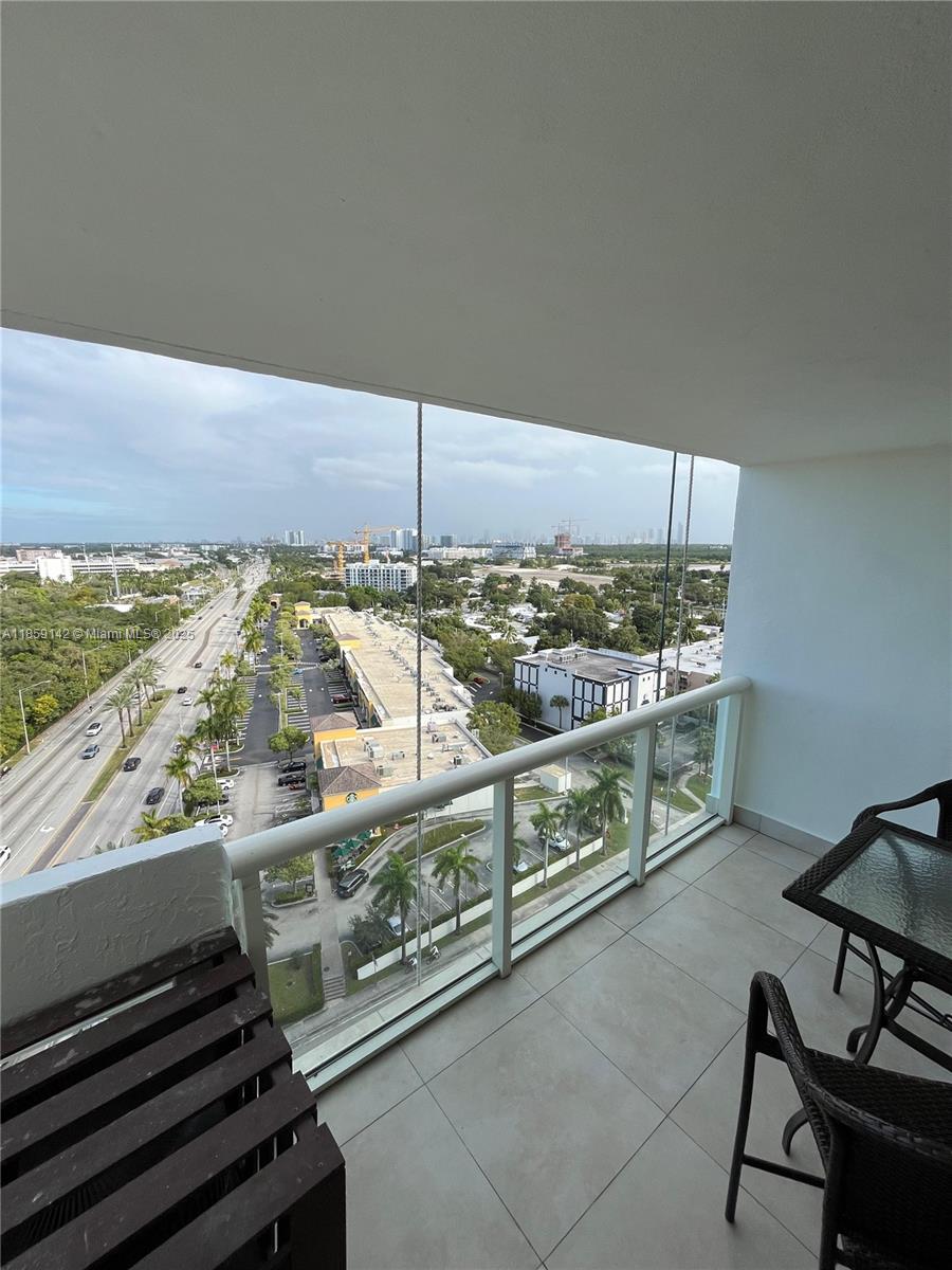 Great unit available for rent FURNISHED! 2 bedrooms and 2 full bathrooms! Large living room and kitchen. Close to the beach. Near FIU. Great Views. On Biscayne Blvd, Excellent access to I-95. See broker remarks. ASSOCIATION REQUIRES MIN. 680 CREDIT SCORE. CARPET FLOORS ON BEDROOMS.