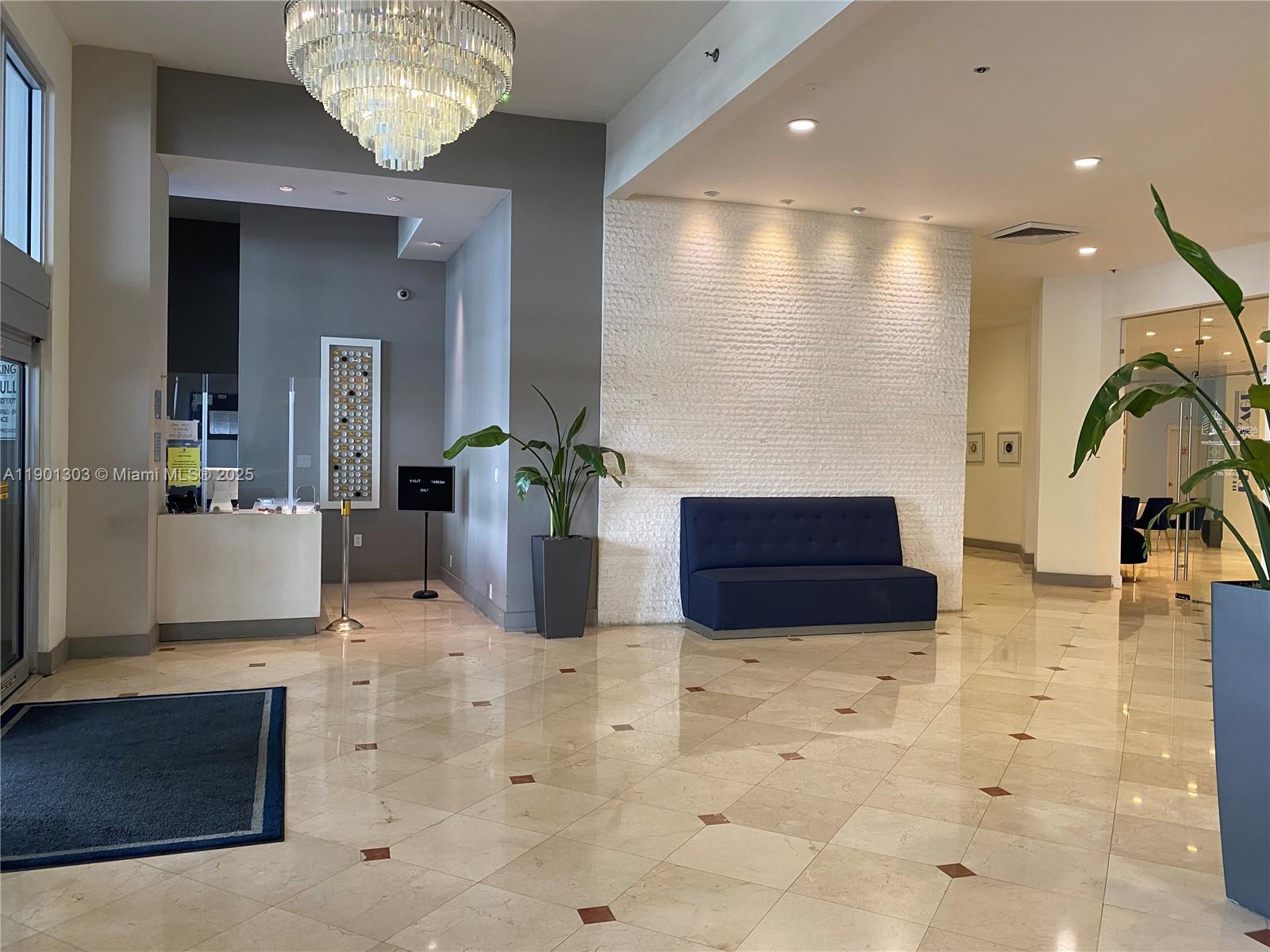 THE DECOPLAGE CONDO - Residential
