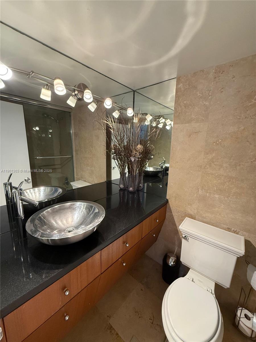 THE DECOPLAGE CONDO - Residential
