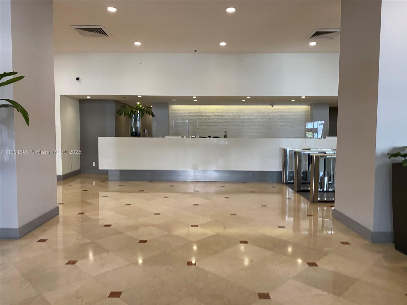 THE DECOPLAGE CONDO - Residential
