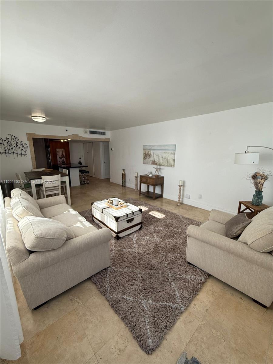 THE DECOPLAGE CONDO - Residential