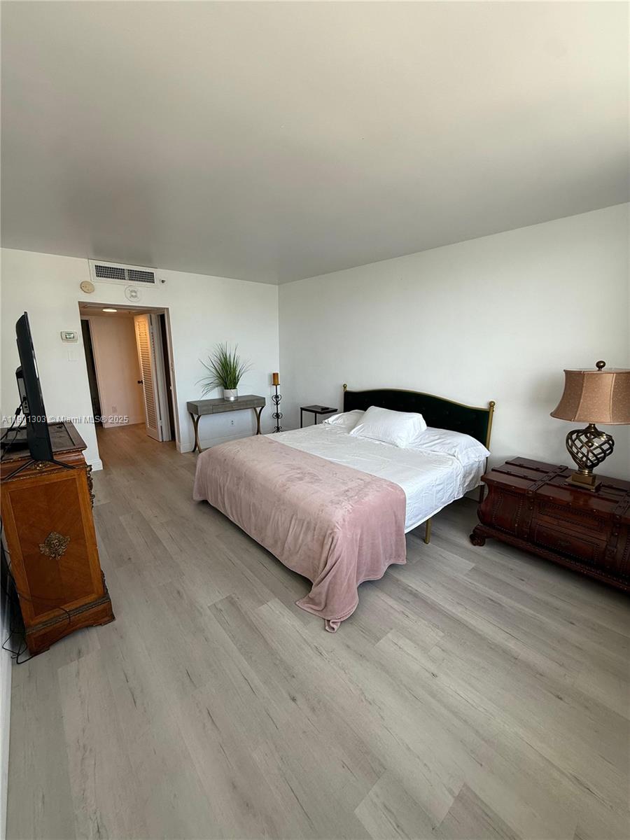 THE DECOPLAGE CONDO - Residential