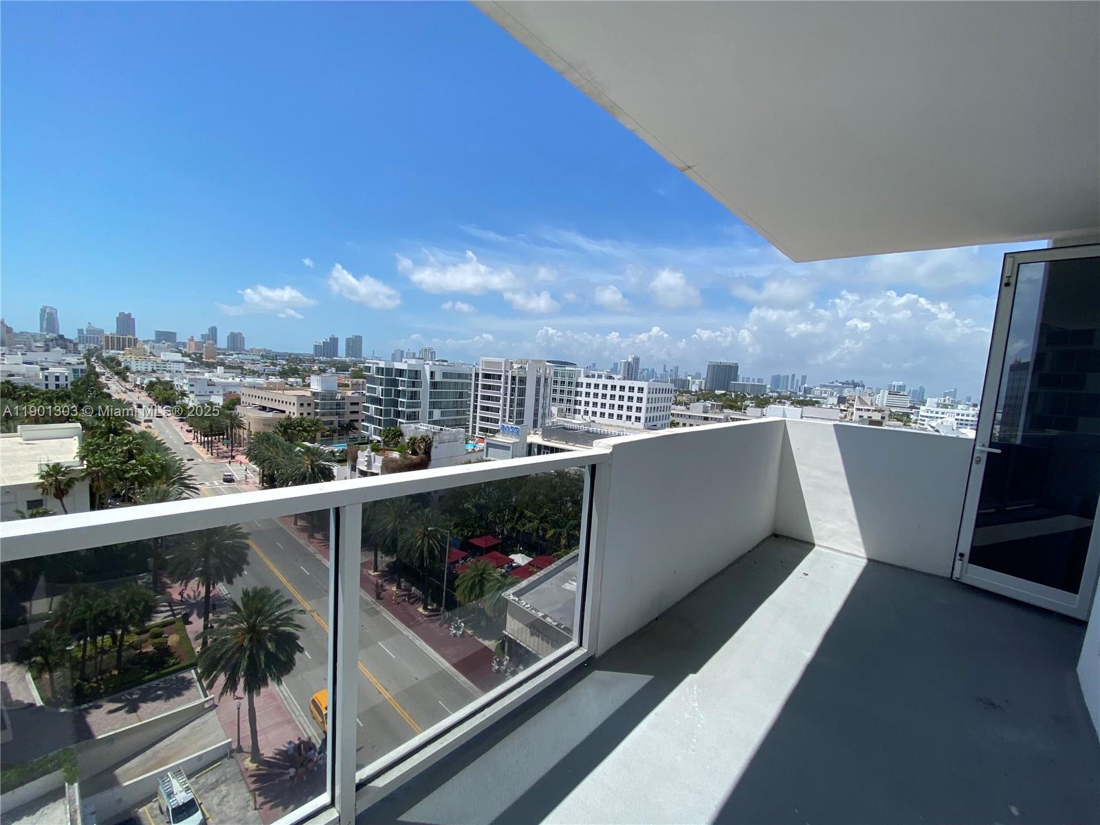 THE DECOPLAGE CONDO - Residential