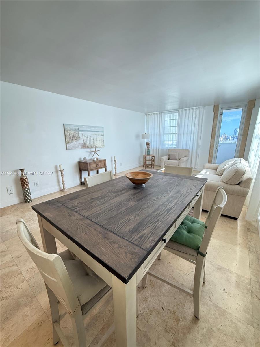 THE DECOPLAGE CONDO - Residential