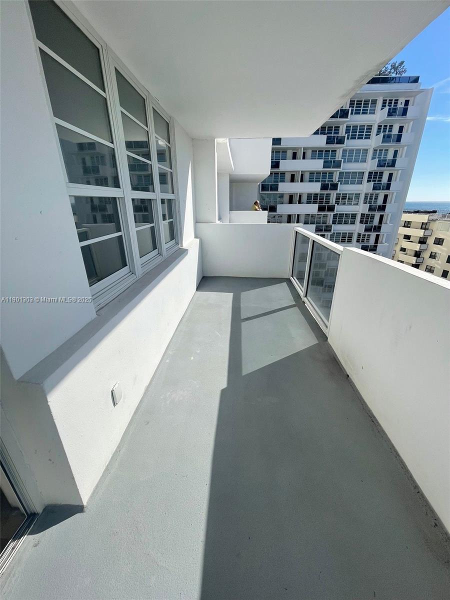 THE DECOPLAGE CONDO - Residential