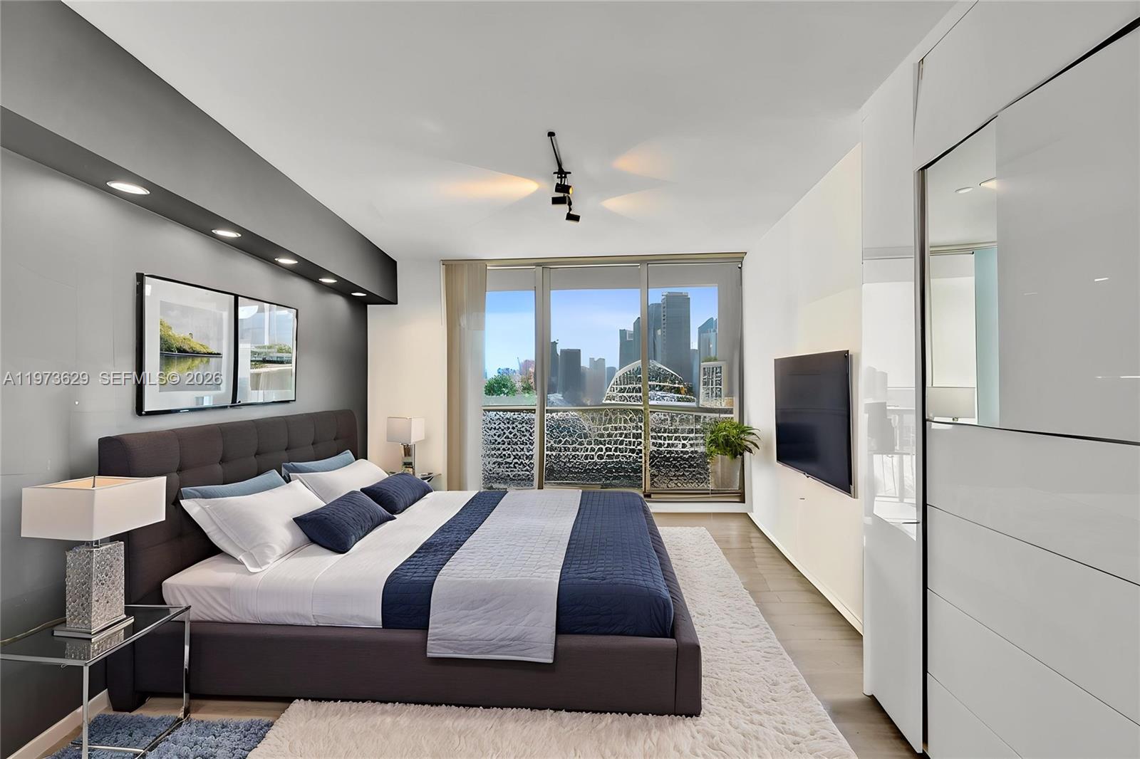 1750 N Bayshore Dr 2510