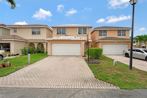 Single Family Residence in Lauderhill FL 7165 Sienna Ridge Dr Dr.jpg