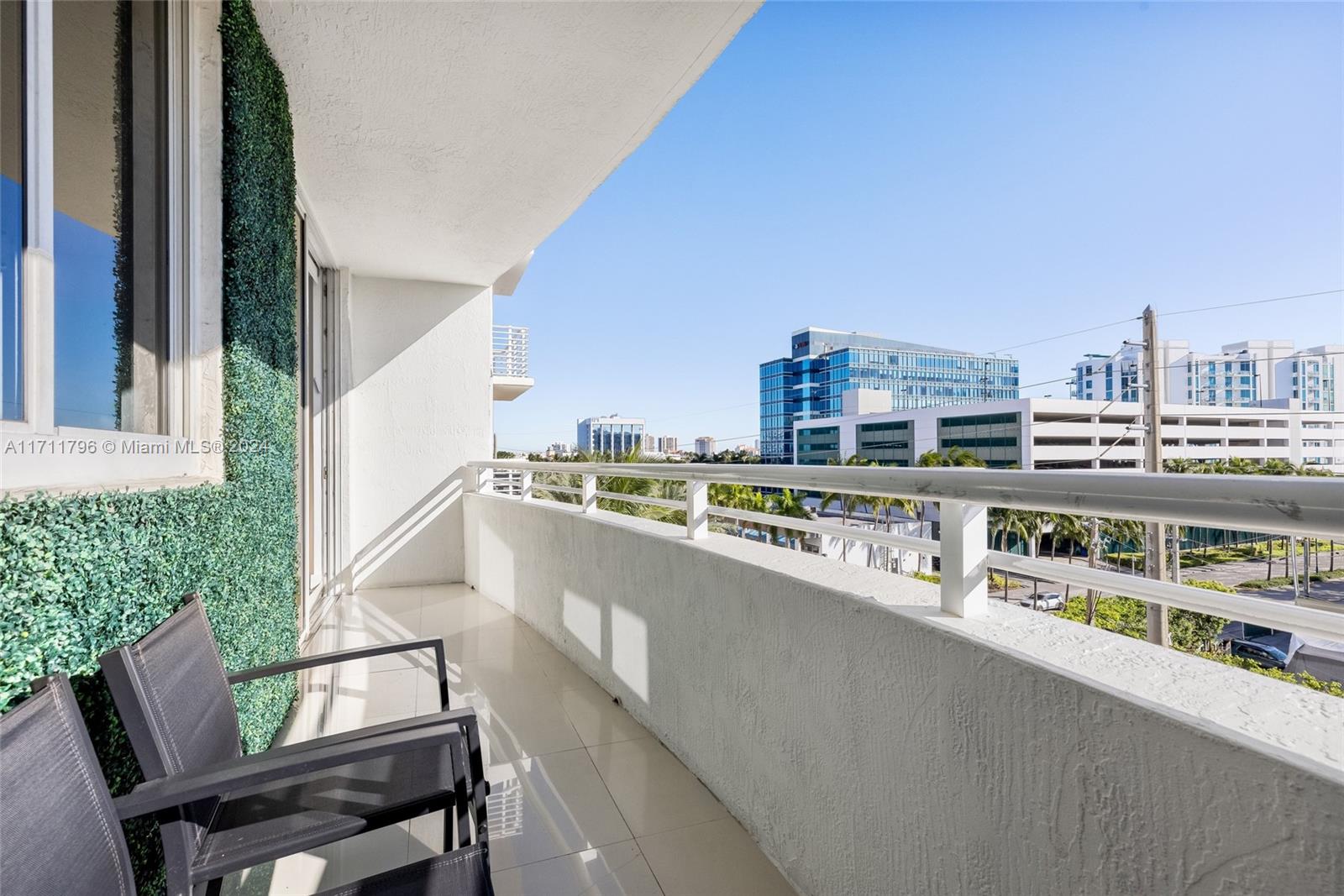 VENTURE AT AVENTURA EAST - Residential Lease