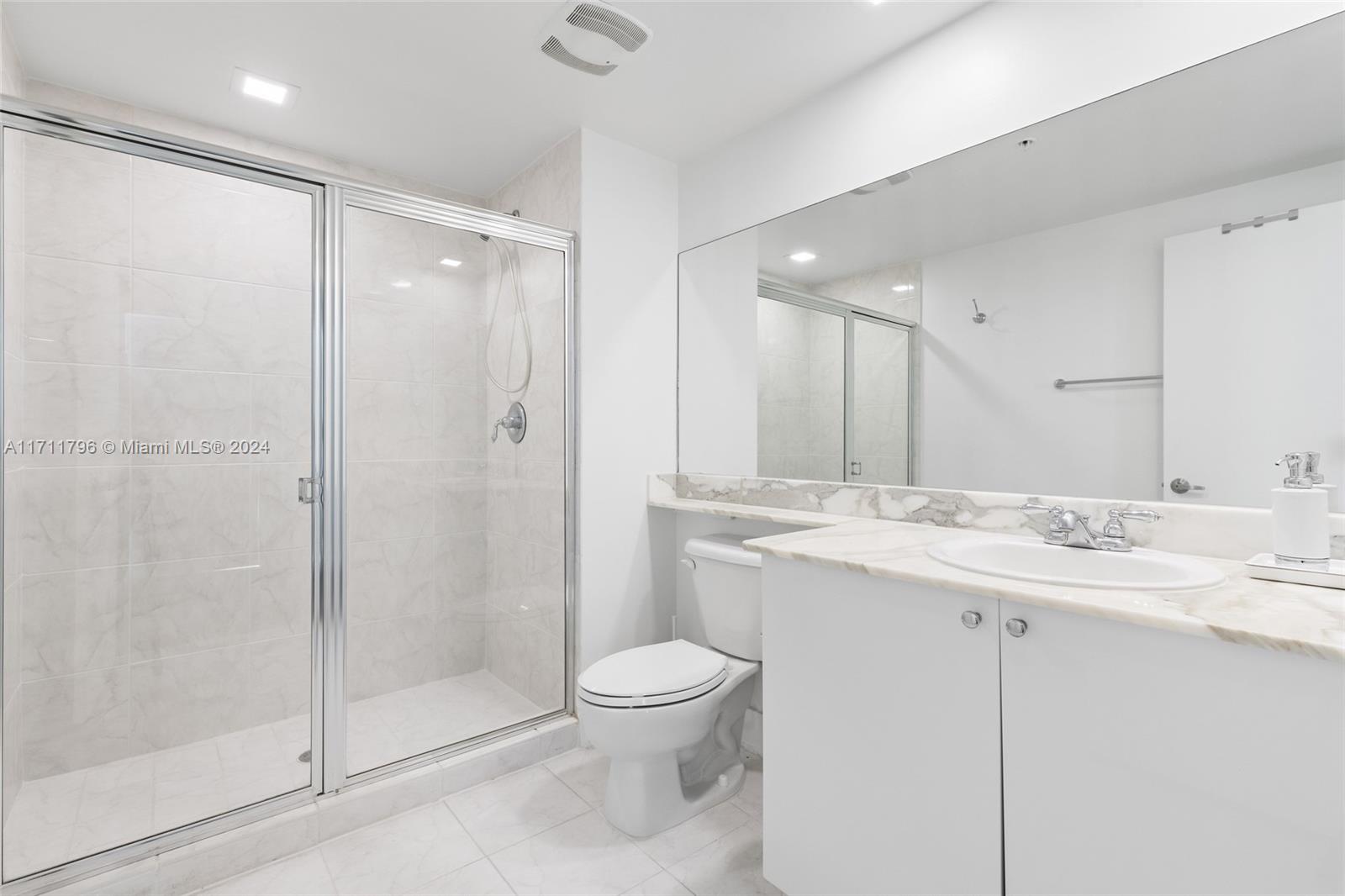 VENTURE AT AVENTURA EAST - Residential Lease