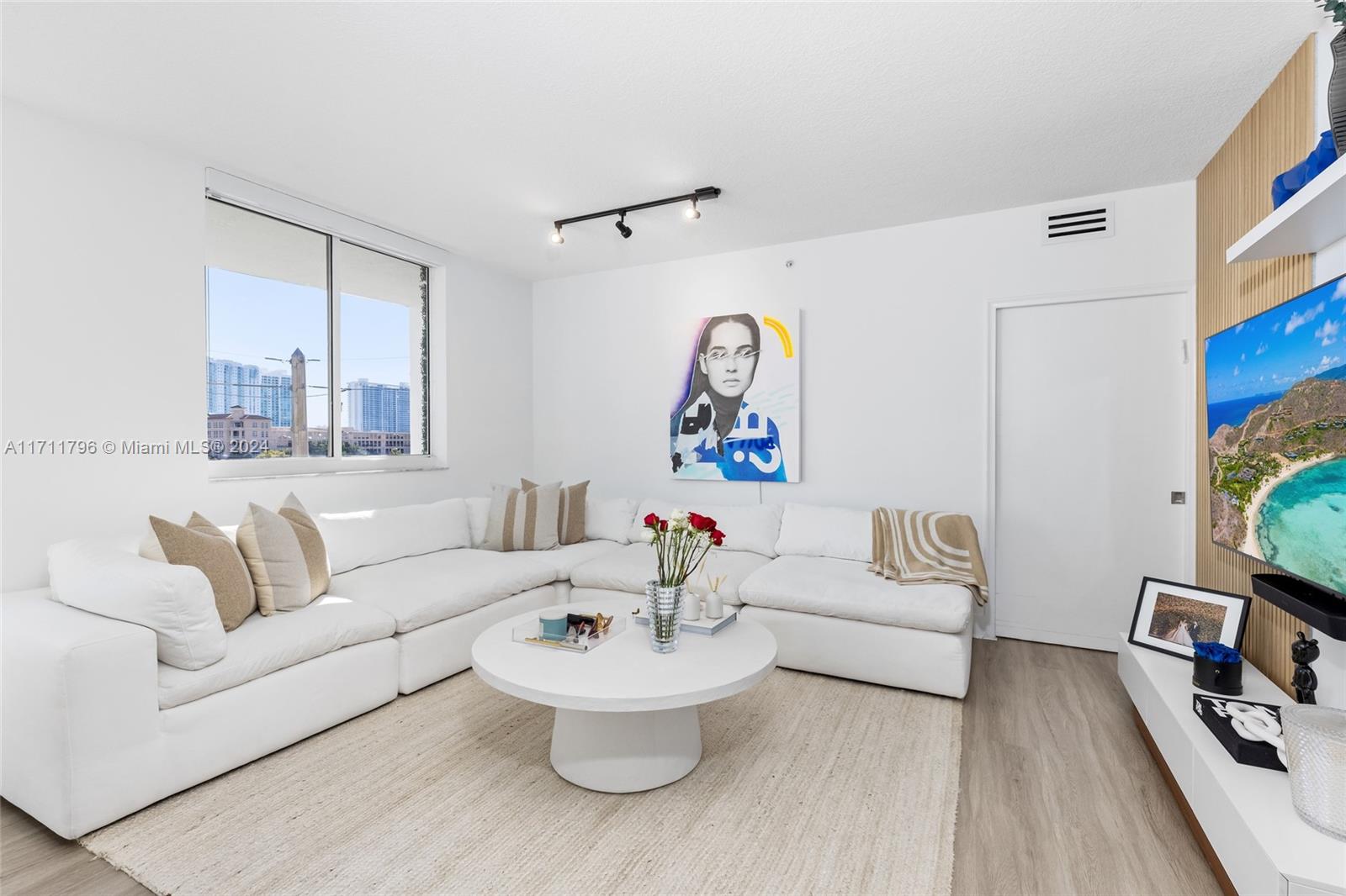 VENTURE AT AVENTURA EAST - Residential Lease
