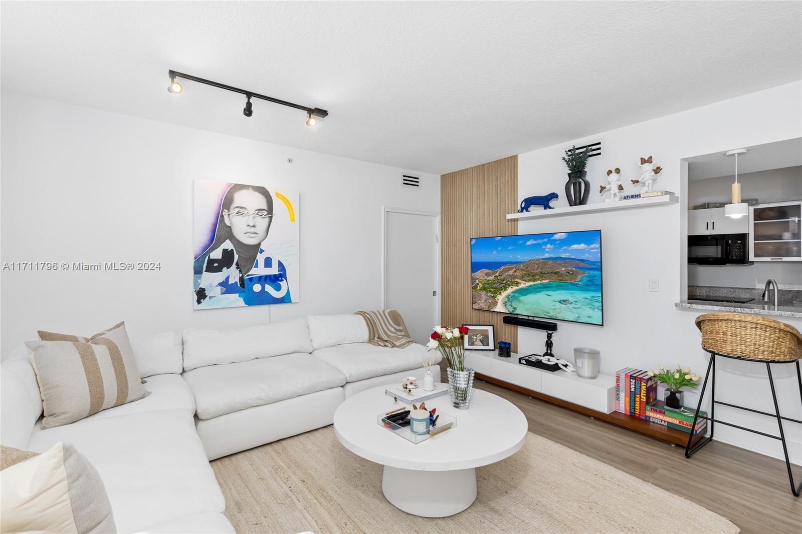 VENTURE AT AVENTURA EAST - Residential Lease