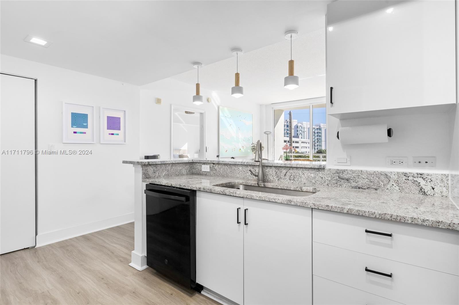 VENTURE AT AVENTURA EAST - Residential Lease