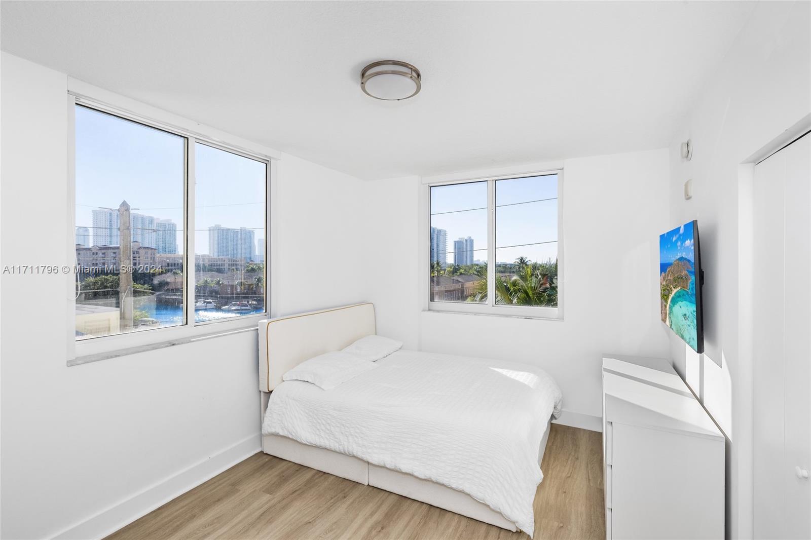 VENTURE AT AVENTURA EAST - Residential Lease