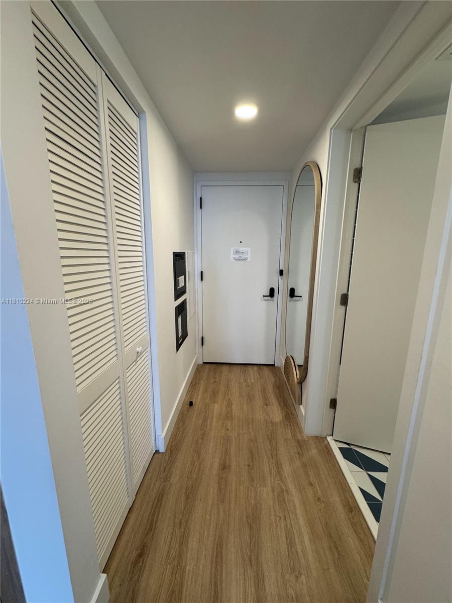 601 NE 1st Av 1806