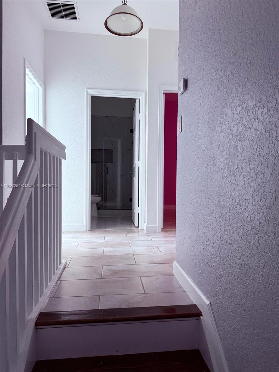 BAYWINDS OF GALAPAGOS - Residential