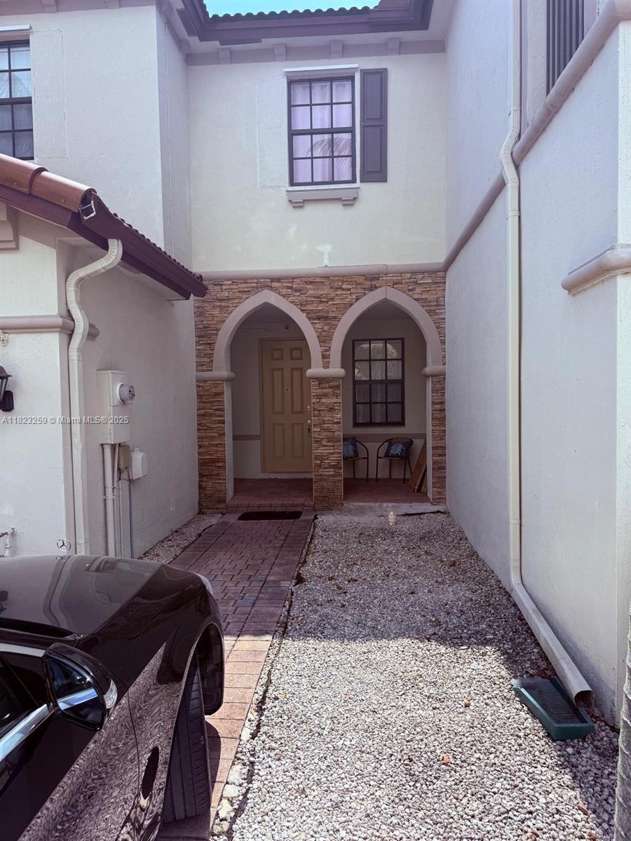 BAYWINDS OF GALAPAGOS - Residential