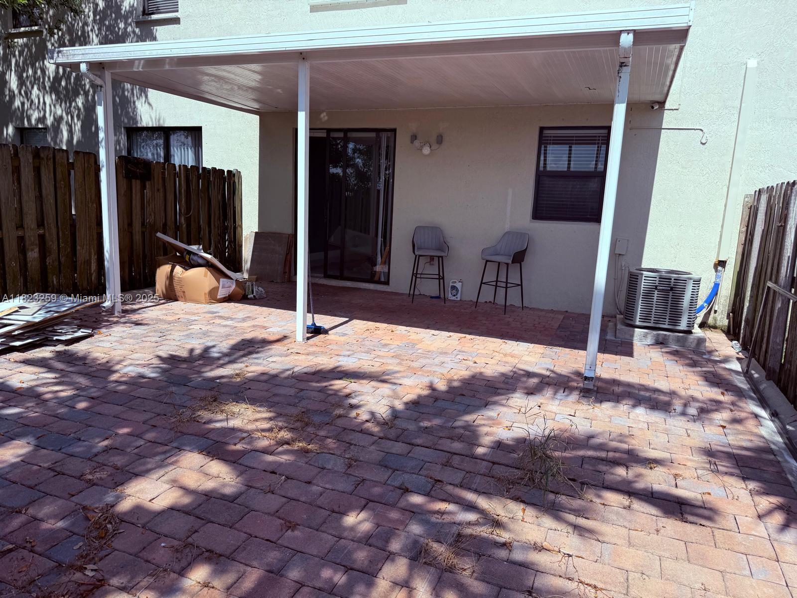 BAYWINDS OF GALAPAGOS - Residential