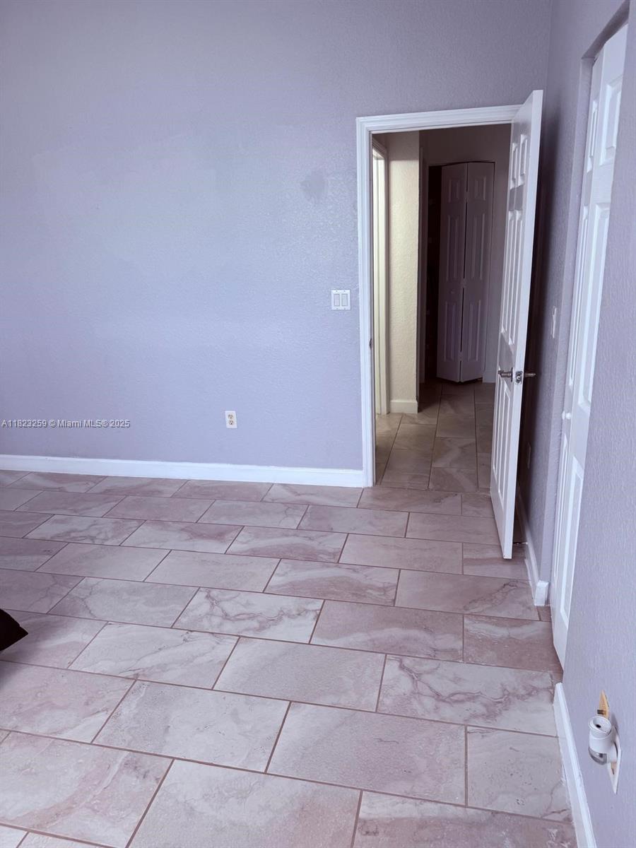 BAYWINDS OF GALAPAGOS - Residential