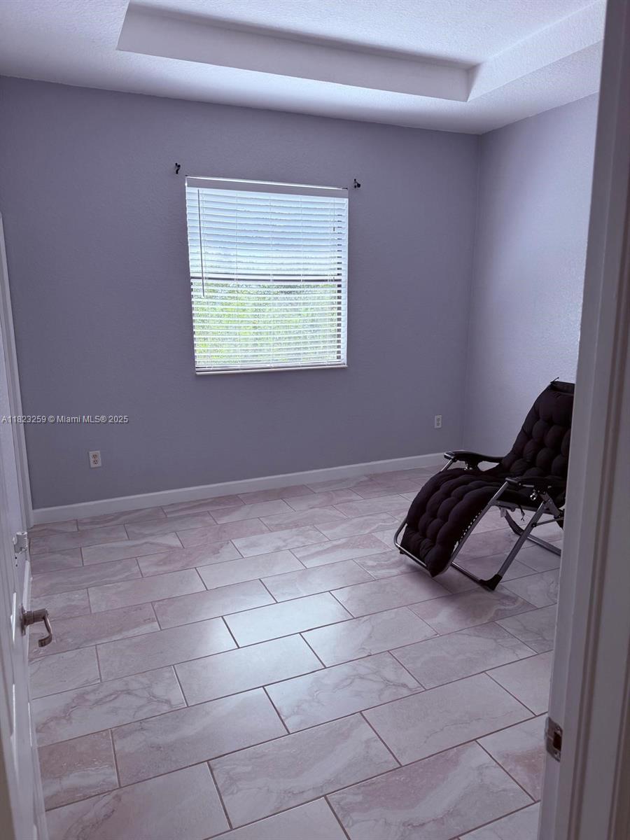 BAYWINDS OF GALAPAGOS - Residential