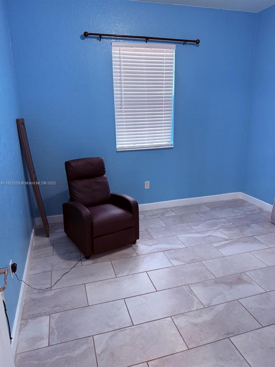 BAYWINDS OF GALAPAGOS - Residential