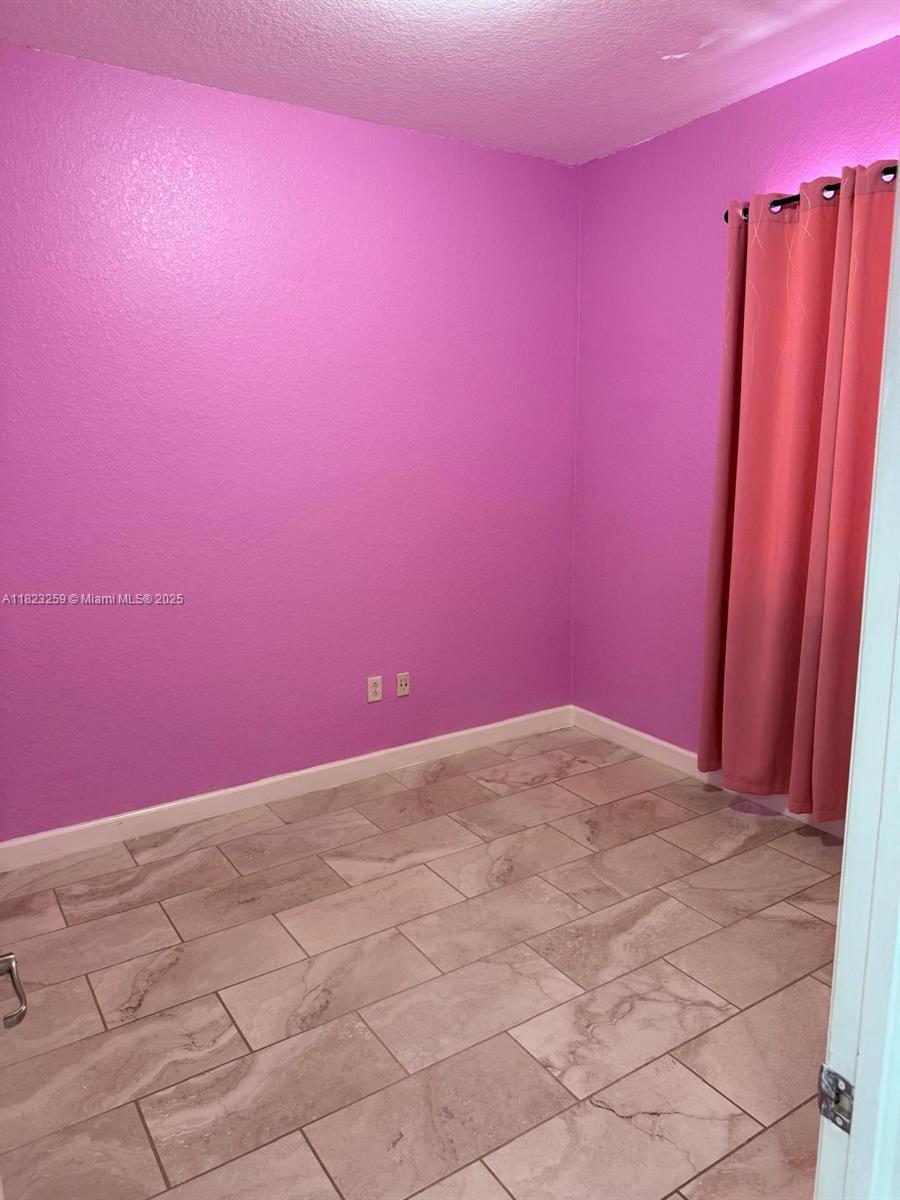 BAYWINDS OF GALAPAGOS - Residential