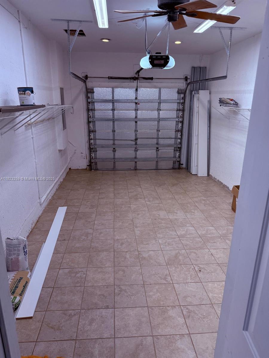 BAYWINDS OF GALAPAGOS - Residential