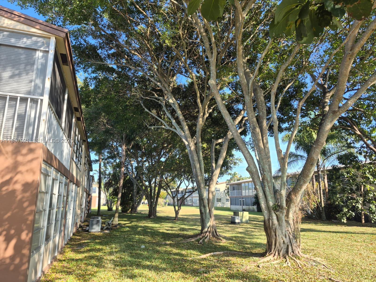 ORIOLE GARDENS 31 CONDO - Residential