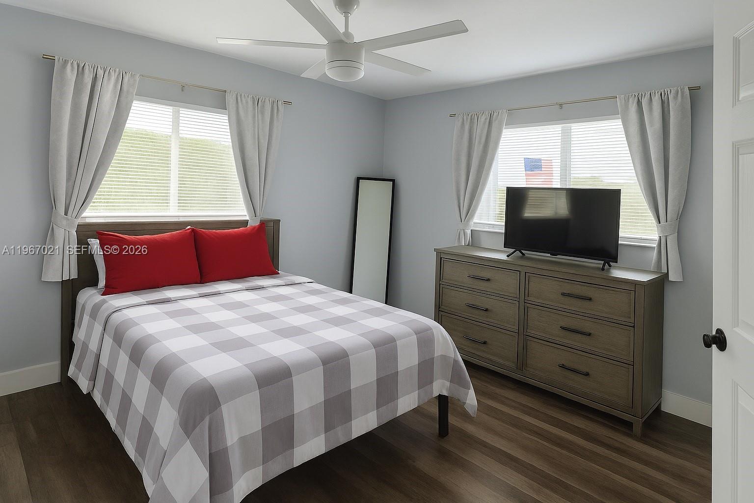 ORIOLE GARDENS 31 CONDO - Residential