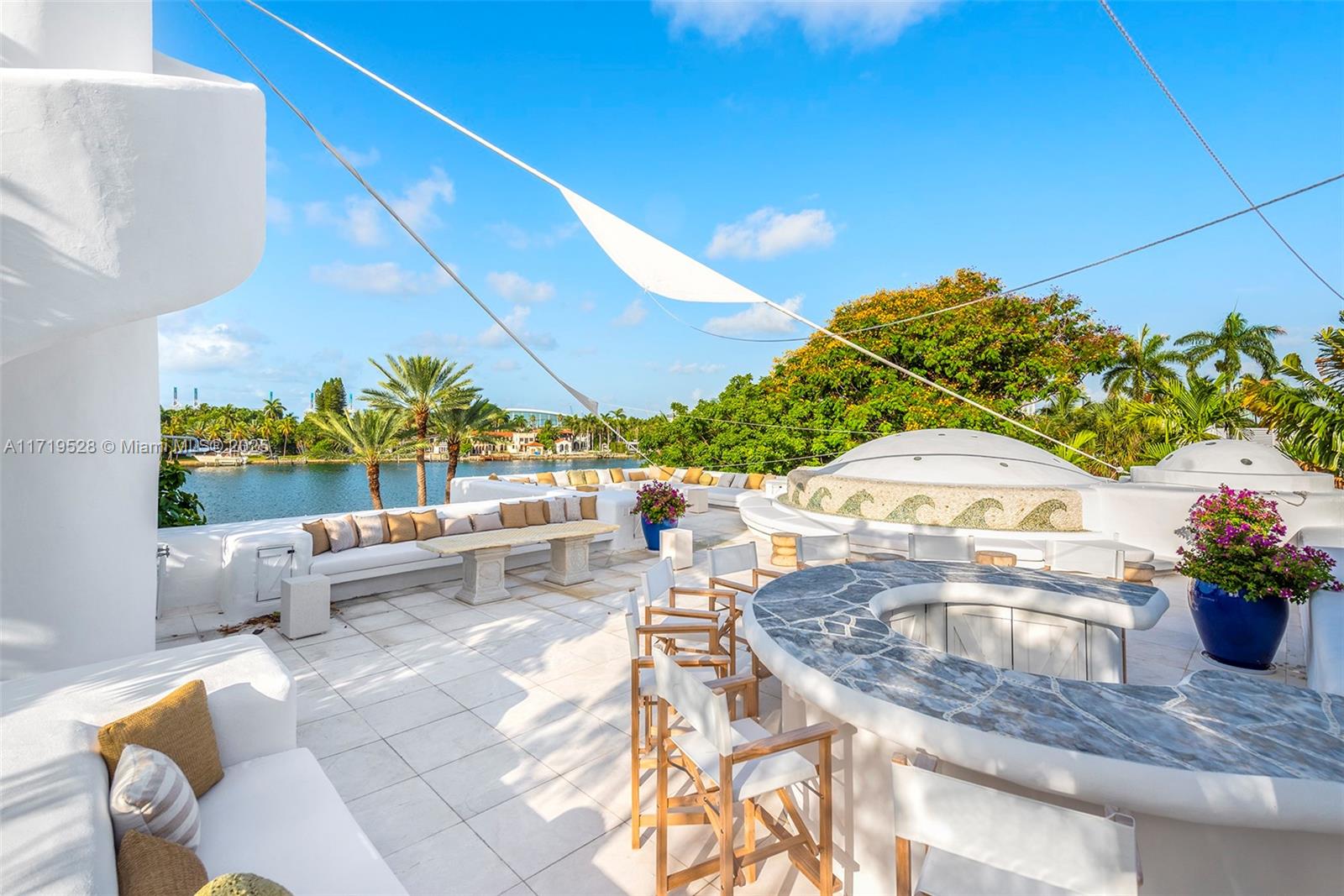 HIBISCUS ISLAND - Residential