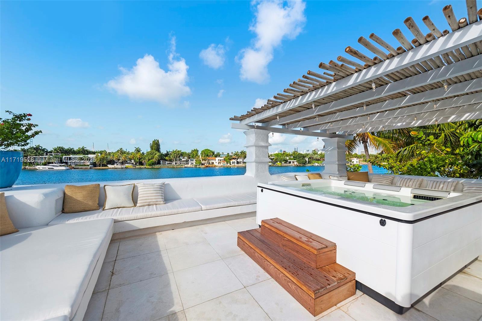 HIBISCUS ISLAND - Residential