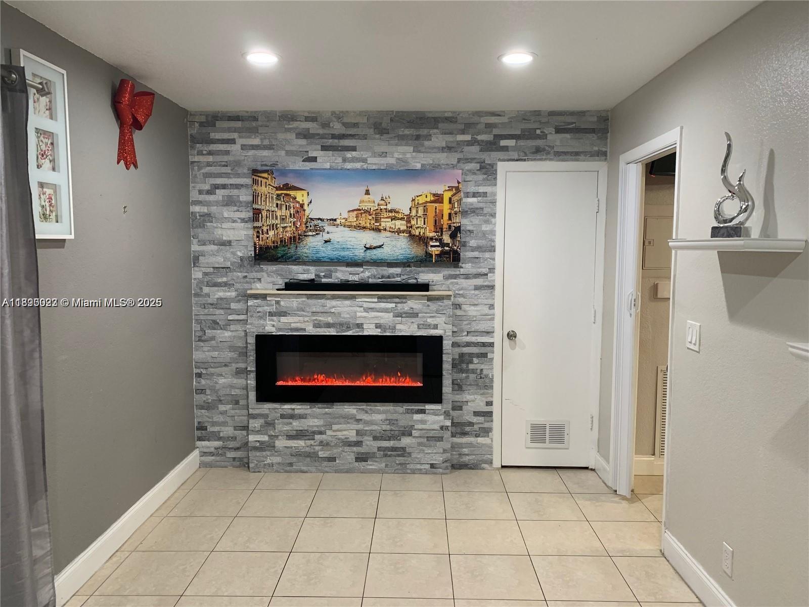 BEVERLY PARK - Residential
