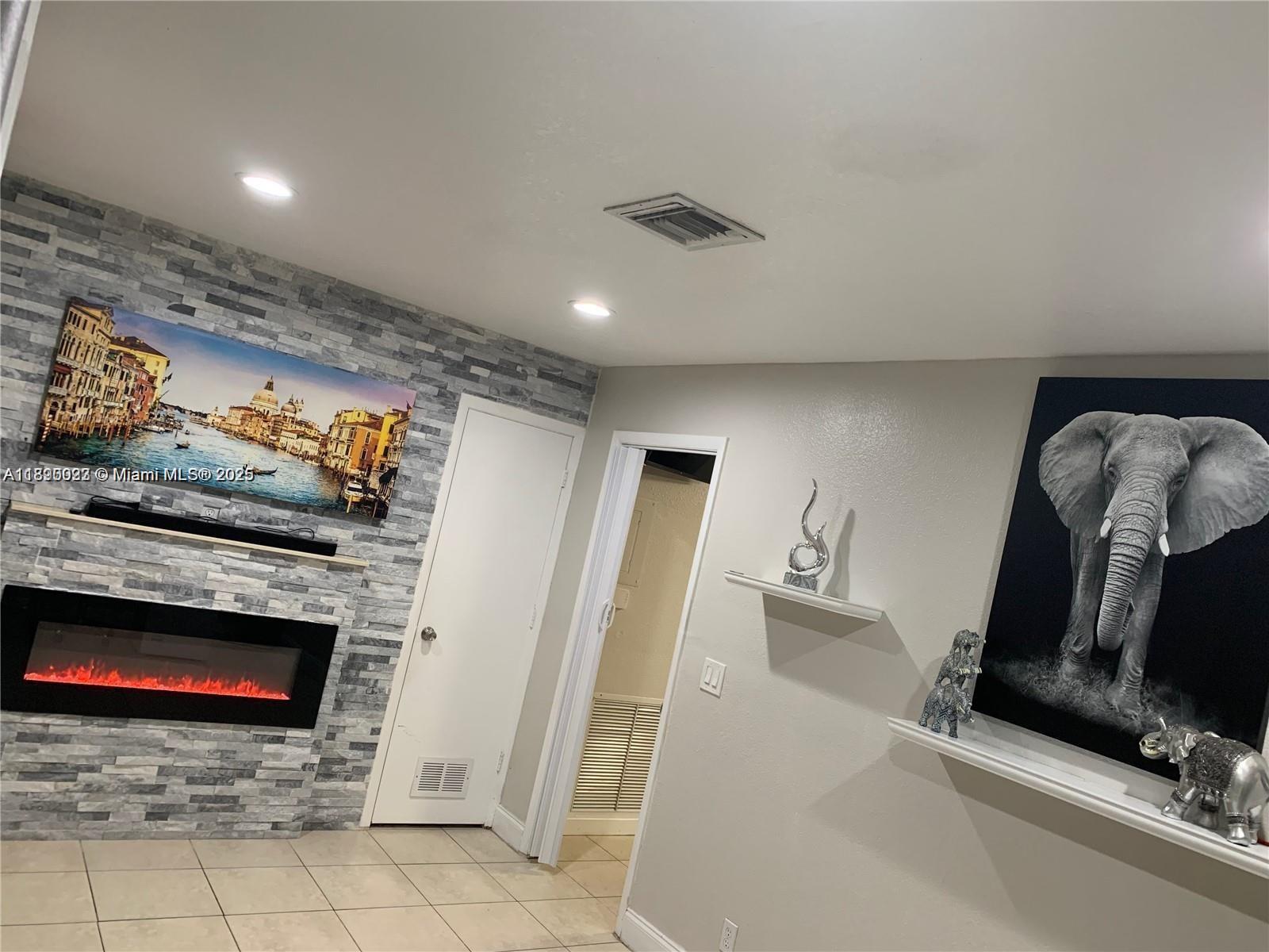 BEVERLY PARK - Residential