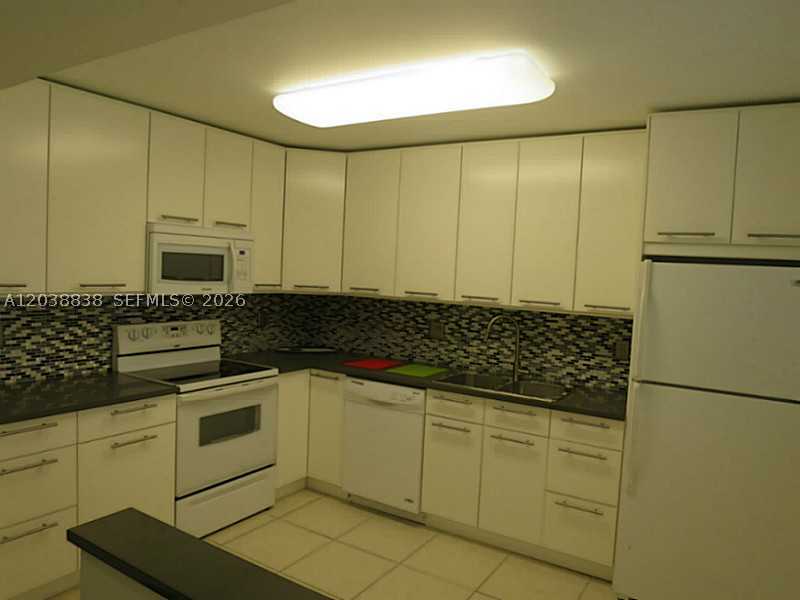 Photo of 205 Lakeview Dr #202, Weston, FL 33326 (MLS # A12038838)