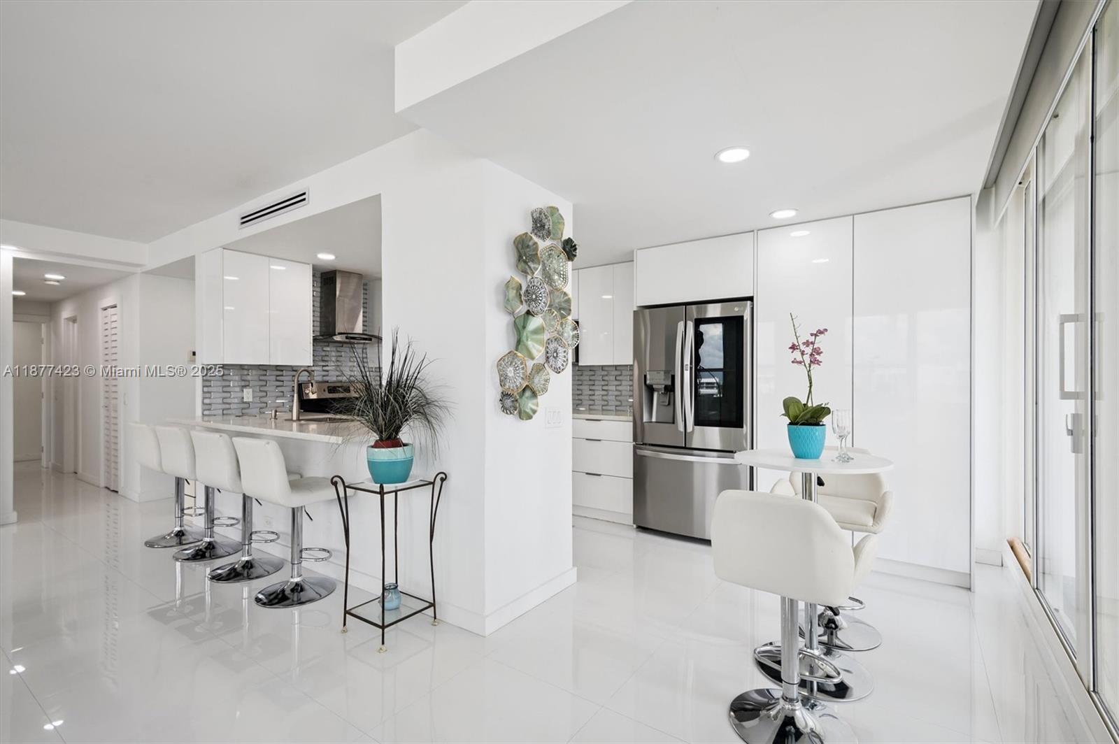 ALEXANDER TOWERS CONDO - Residential Lease