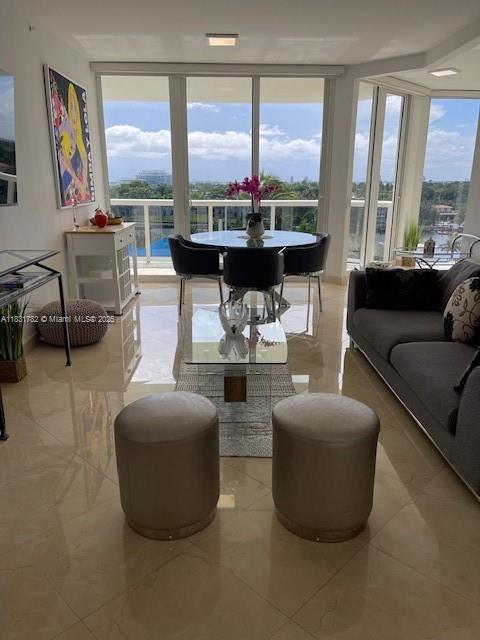4779 Collins Ave 706