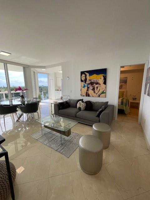4779 Collins Ave 706