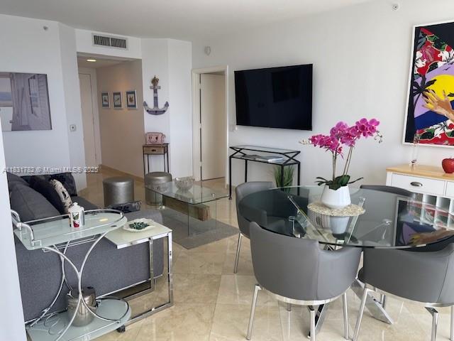 4779 Collins Ave 706