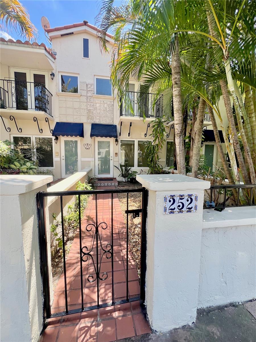 252 Majorca Ave 252
