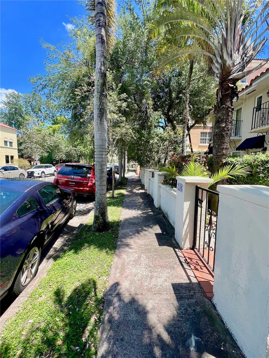252 Majorca Ave 252