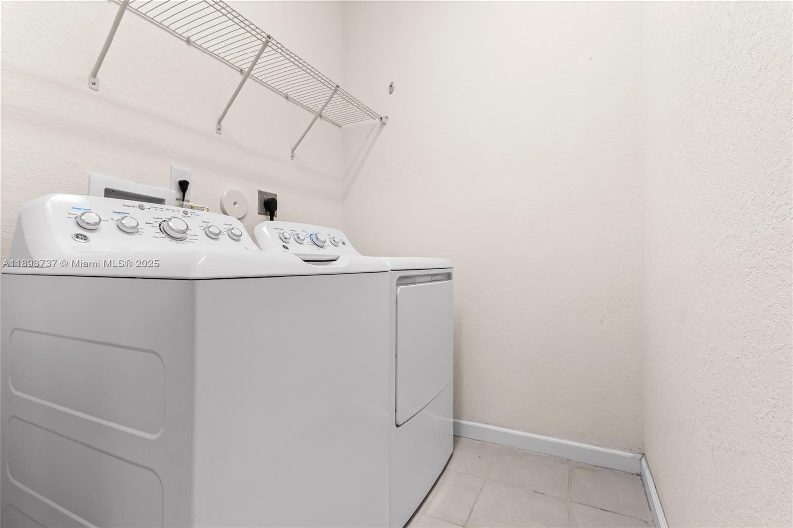 AQUABELLA SECTION ONE - Residential