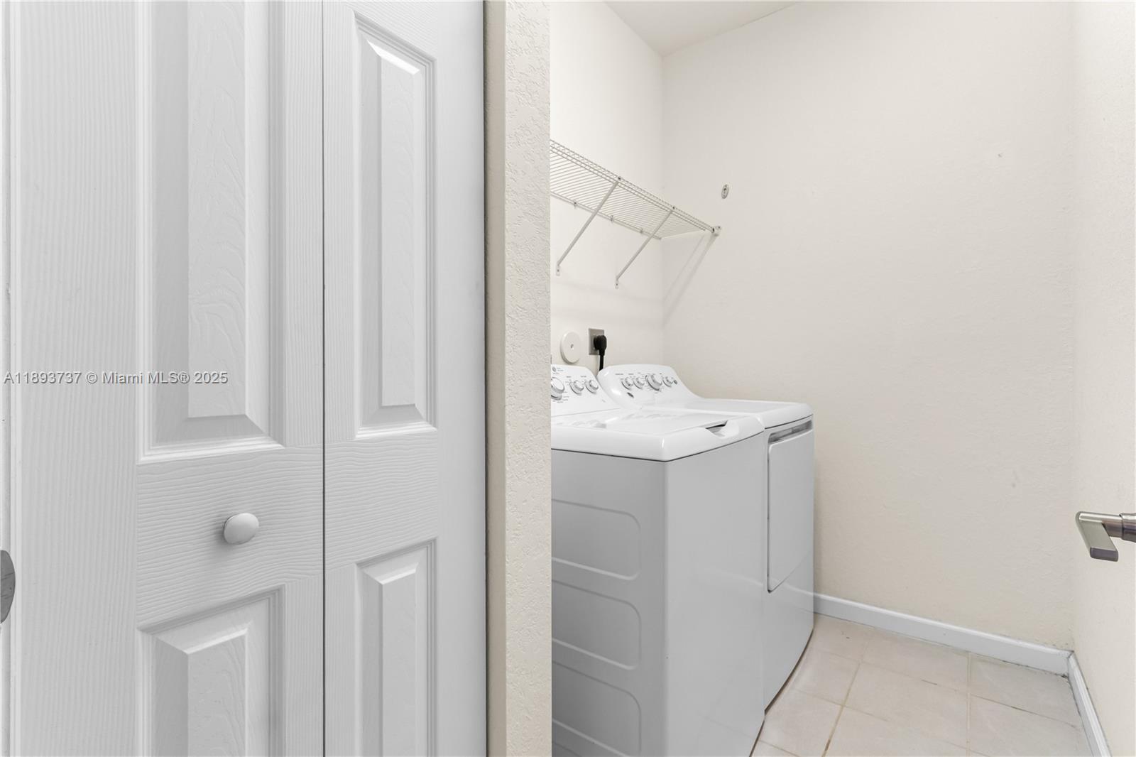 AQUABELLA SECTION ONE - Residential