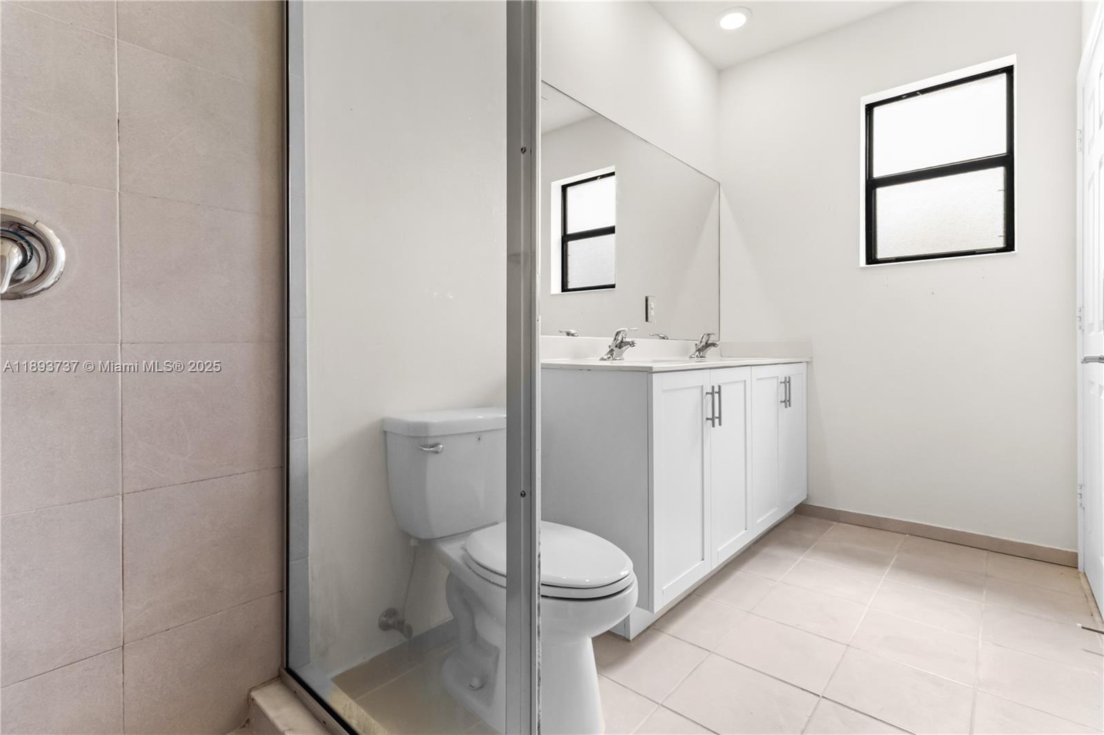 AQUABELLA SECTION ONE - Residential